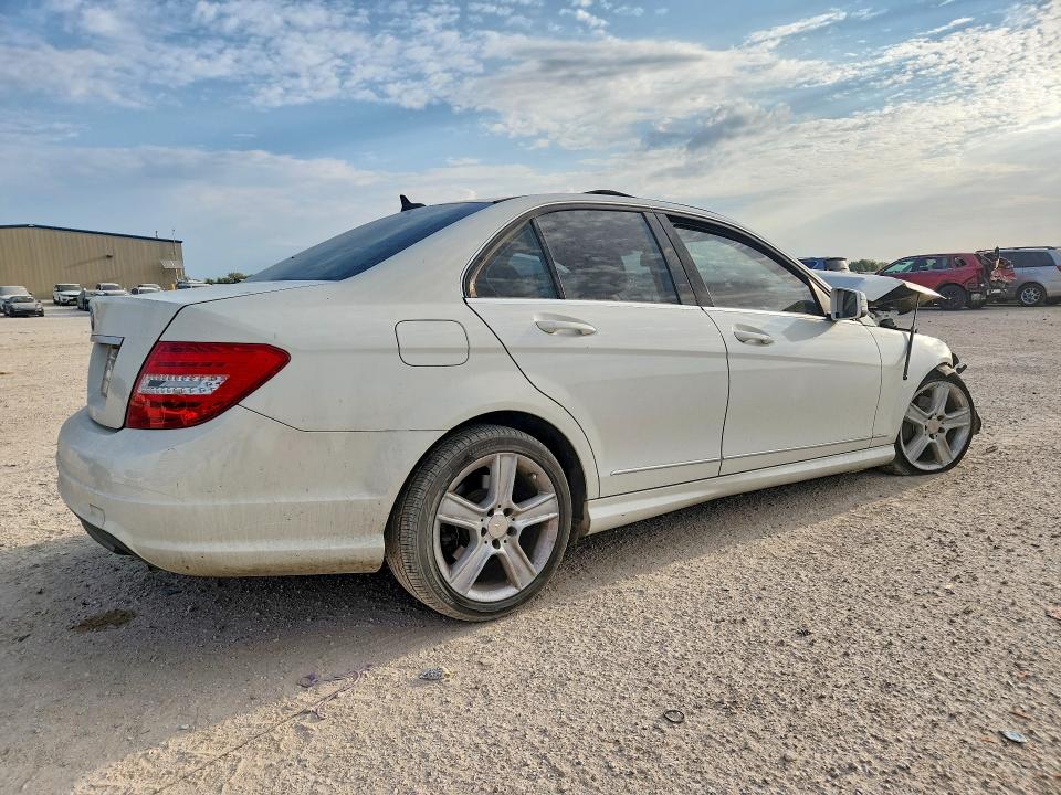 Продажа на аукционе авто 2011 Mercedes-benz C, vin: WDDGF5EB1BR178976, номер лота: 67117096