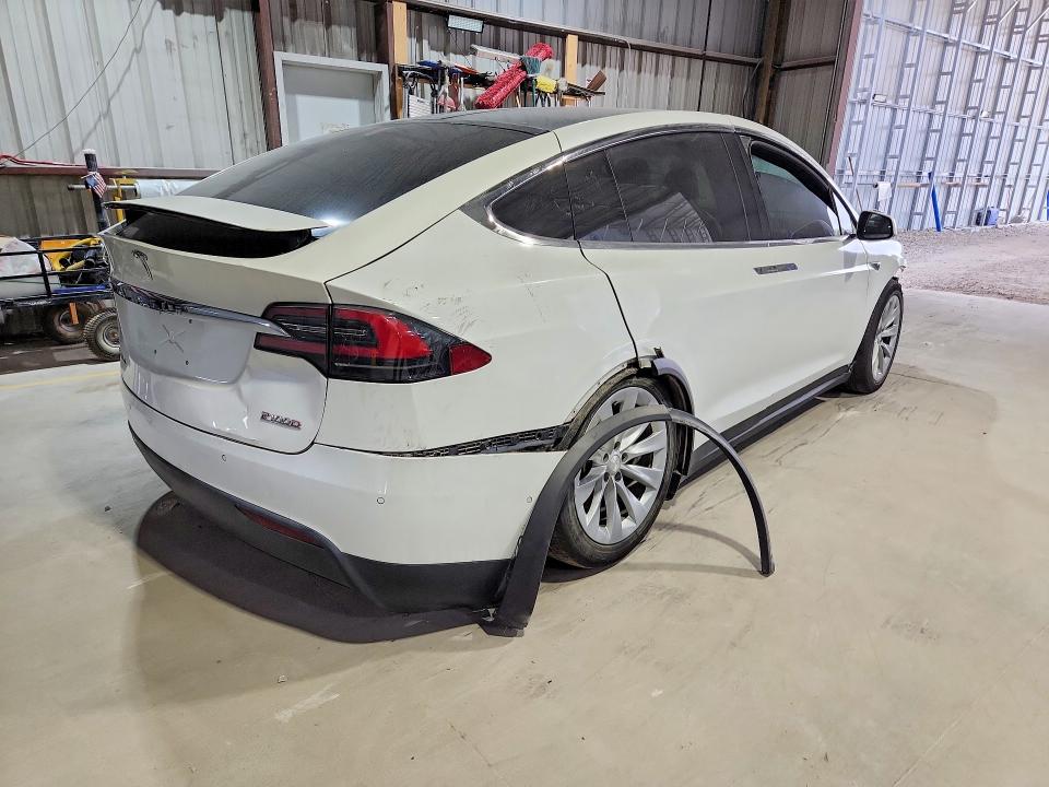 2016 Tesla Model X მანქანა იყიდება აუქციონზე, vin: 5YJXCBE49GF016562, აუქციონის ნომერი: 65206076