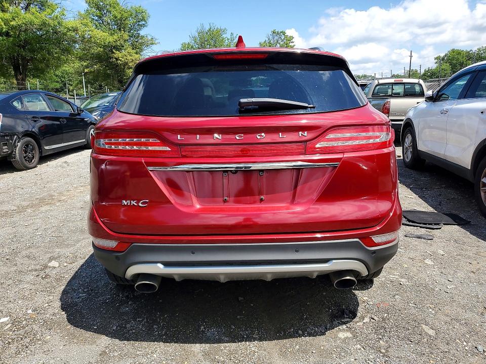 63642176 :رقم المزاد ، 5LMCJ3C97KUL50252 vin ، 2019 Lincoln Mkc مزاد بيع