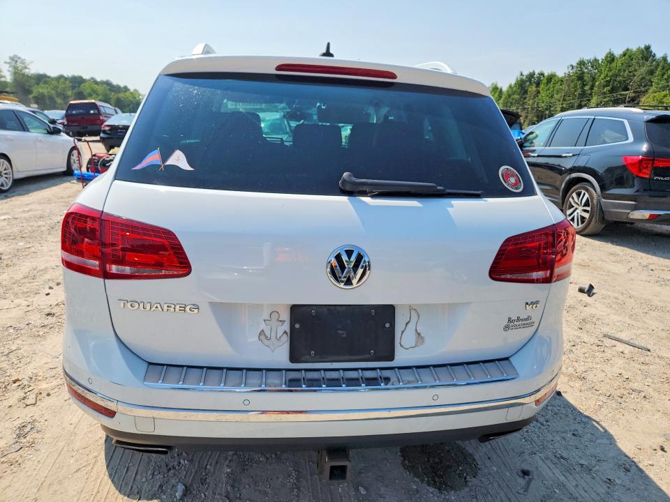 64680076 :رقم المزاد ، WVGEF9BP3GD006425 vin ، 2016 Volkswagen Touareg مزاد بيع