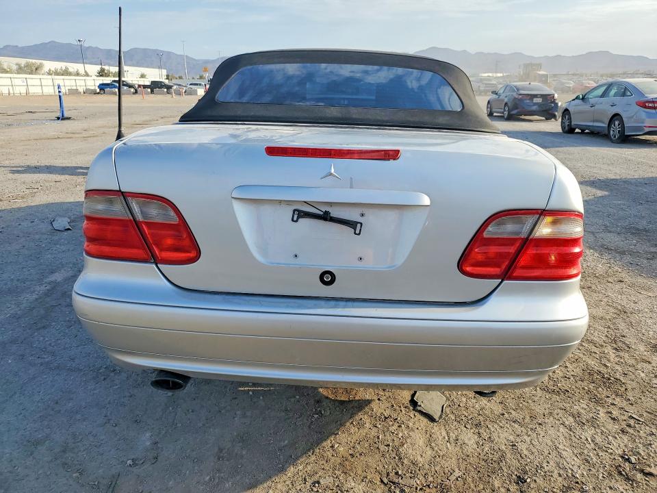 64215196 :رقم المزاد ، WDBLK65G9XT017497 vin ، 1999 Mercedes-benz Clk مزاد بيع