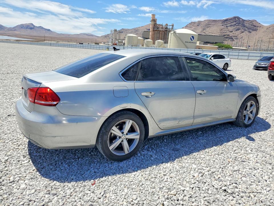 65300456 :رقم المزاد ، 1VWBP7A30DC118279 vin ، 2013 Volkswagen Passat مزاد بيع
