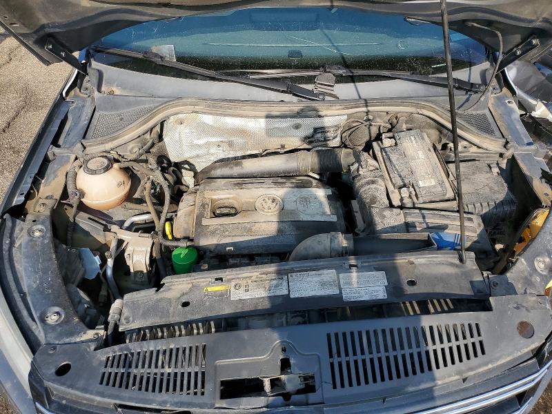 2018 Volkswagen Tiguan Limited მანქანა იყიდება აუქციონზე, vin: WVGBV7AX5JK003363, აუქციონის ნომერი: 63233776