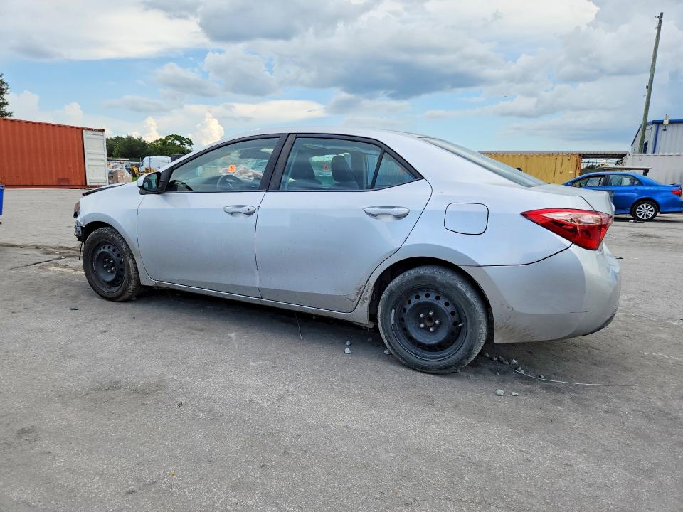 64835626 :رقم المزاد ، 2T1BURHE8HC907663 vin ، 2017 Toyota Corolla مزاد بيع