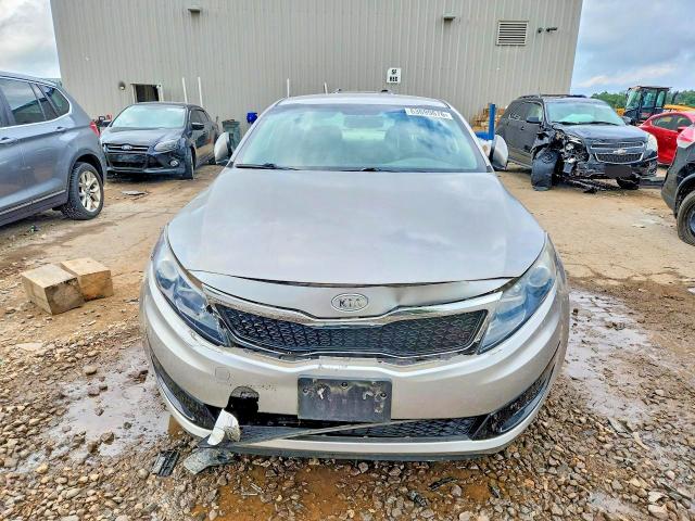 2011 Kia Optima მანქანა იყიდება აუქციონზე, vin: KNAGM4A77B5188296, აუქციონის ნომერი: 63699676