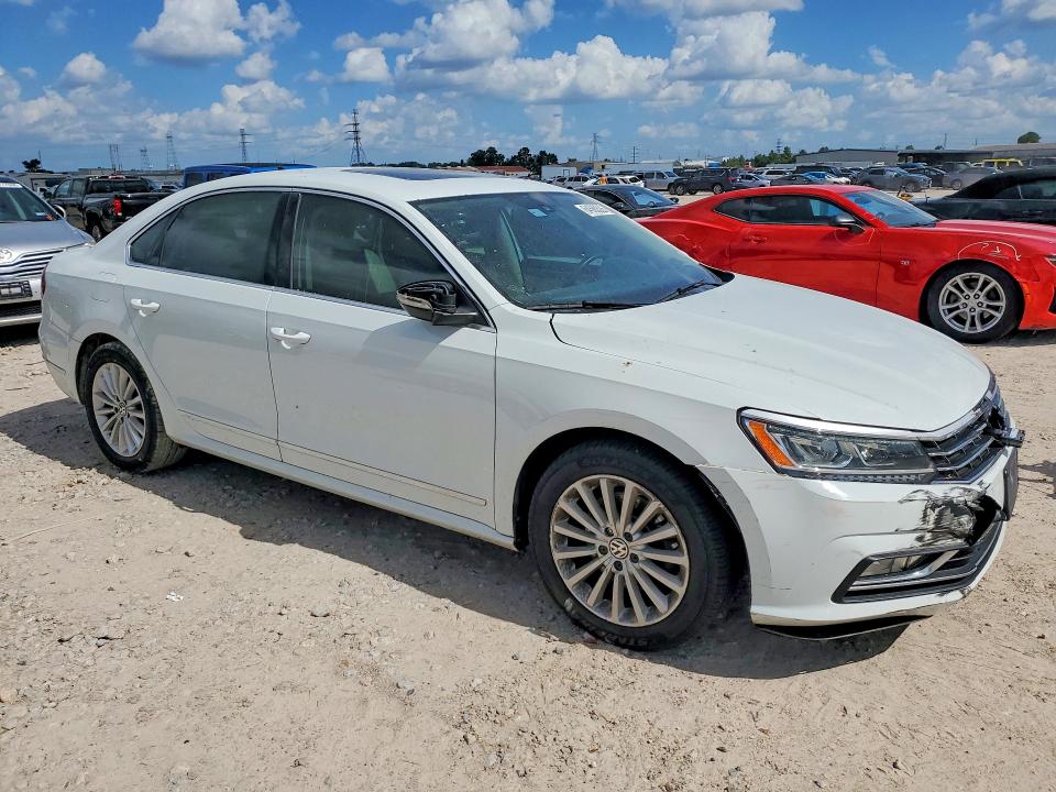 2017 Volkswagen Passat მანქანა იყიდება აუქციონზე, vin: 1VWBT7A37HC051617, აუქციონის ნომერი: 64560526