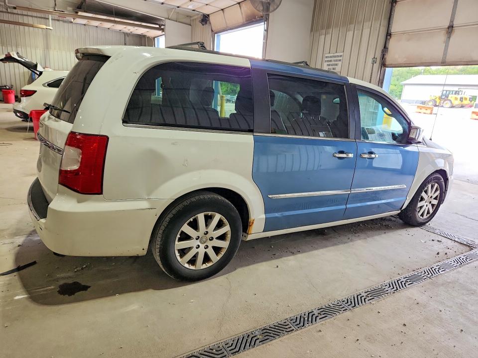 65017806 :رقم المزاد ، 2C4RC1BG1ER444290 vin ، 2014 Chrysler Town & Country مزاد بيع
