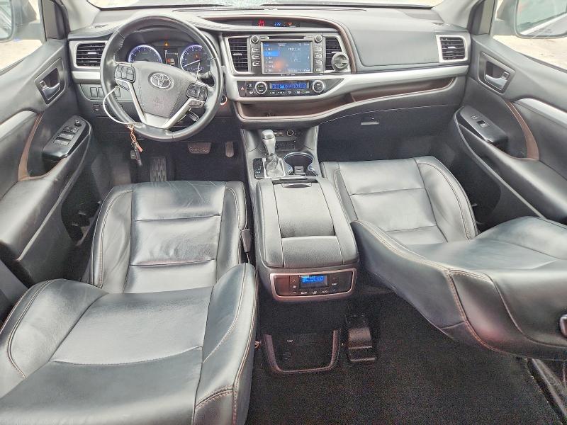 63590206 :رقم المزاد ، 5TDKZRFH1KS561811 vin ، 2019 Toyota Highlander مزاد بيع
