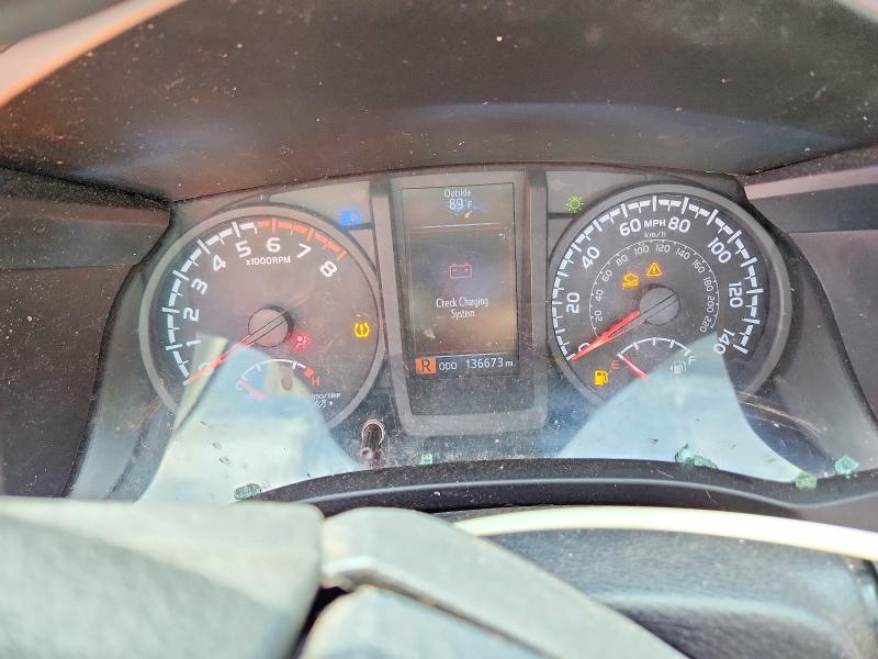 65755606 :رقم المزاد ، 5TFAX5GN5JX119430 vin ، 2018 Toyota Tacoma مزاد بيع