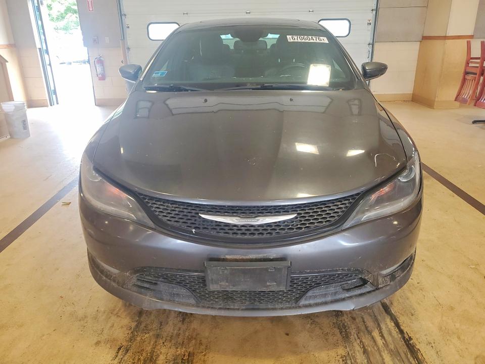67060476 :رقم المزاد ، 1C3CCCDG9FN624246 vin ، 2015 Chrysler 200 مزاد بيع