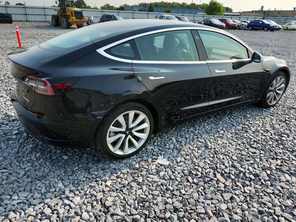 2018 Tesla Model 3 მანქანა იყიდება აუქციონზე, vin: 5YJ3E1EB6JF071804, აუქციონის ნომერი: 64393036