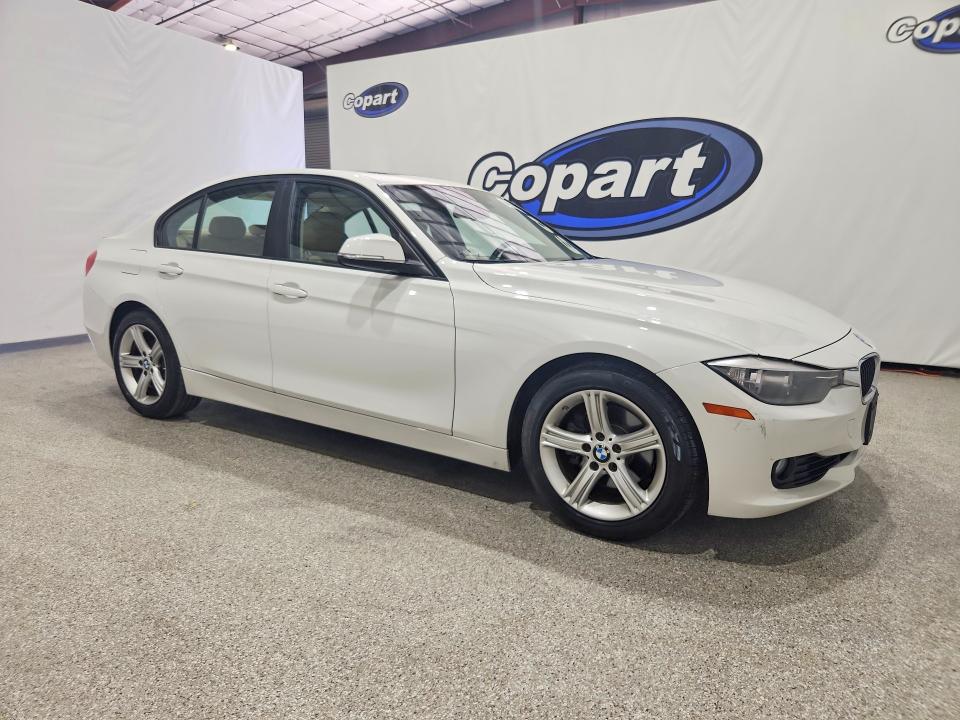 64473506 :رقم المزاد ، WBA3A5C5XDF356714 vin ، 2013 Bmw 328 مزاد بيع