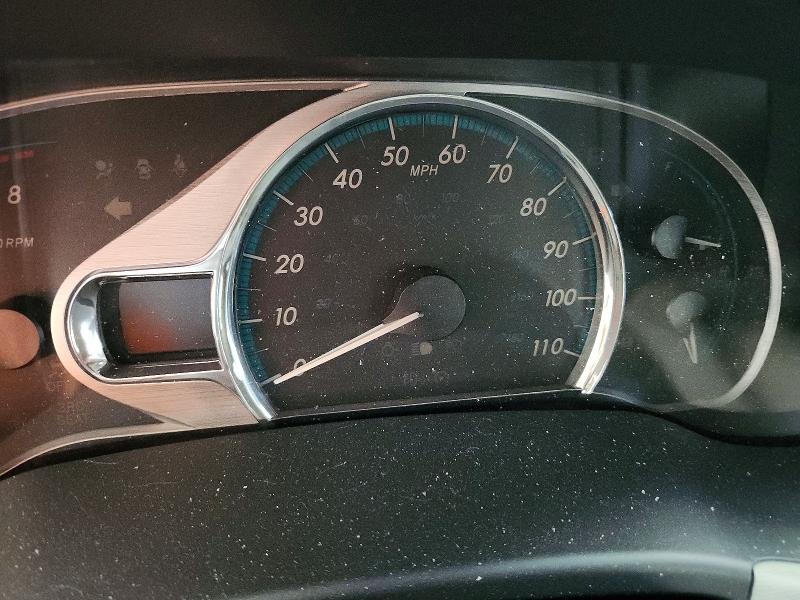 63913386 :رقم المزاد ، 5TDYK3DC8DS393672 vin ، 2013 Toyota Sienna مزاد بيع