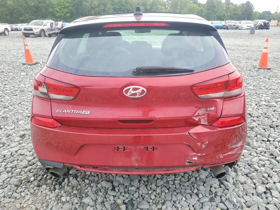 2018 Hyundai Elantra Gt მანქანა იყიდება აუქციონზე, vin: KMHH55LC7JU081768, აუქციონის ნომერი: 64589976