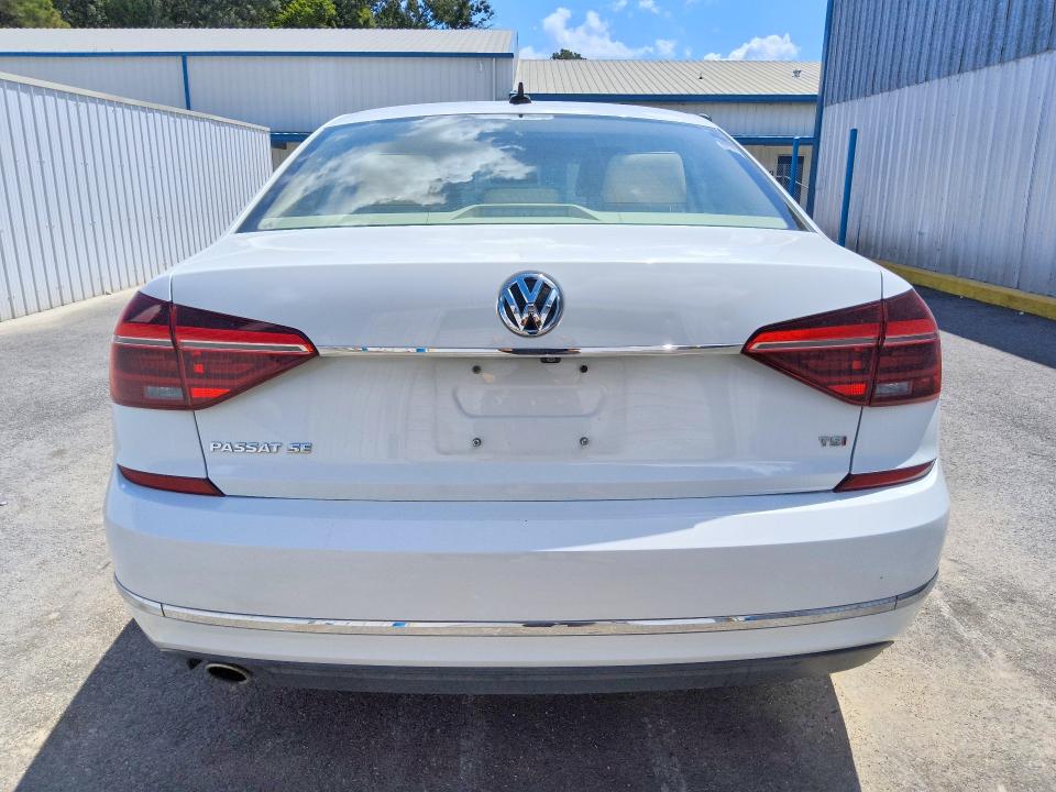 64641586 :رقم المزاد ، 1VWBA7A35JC014948 vin ، 2018 Volkswagen Passat مزاد بيع