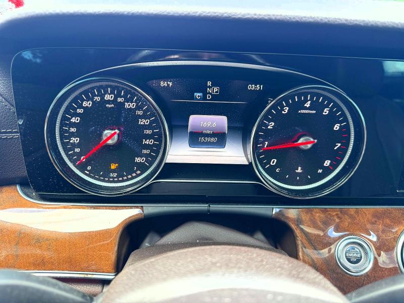65651876 :رقم المزاد ، WDDZF4KB2JA357757 vin ، 2018 Mercedes-benz E مزاد بيع