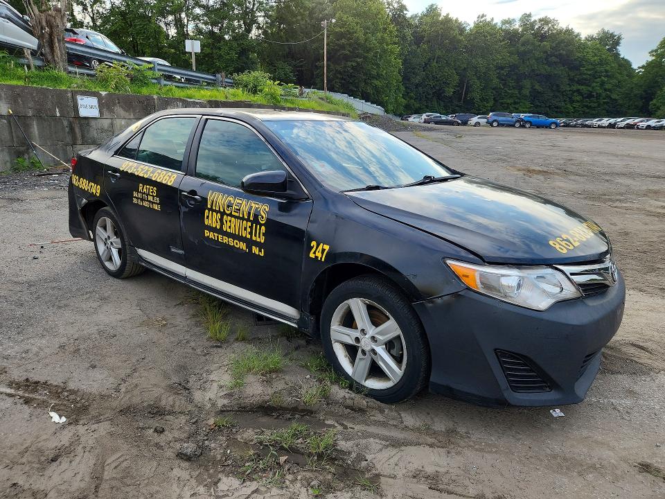 63031266 :رقم المزاد ، 4T1BF1FK6DU284539 vin ، 2013 Toyota Camry مزاد بيع