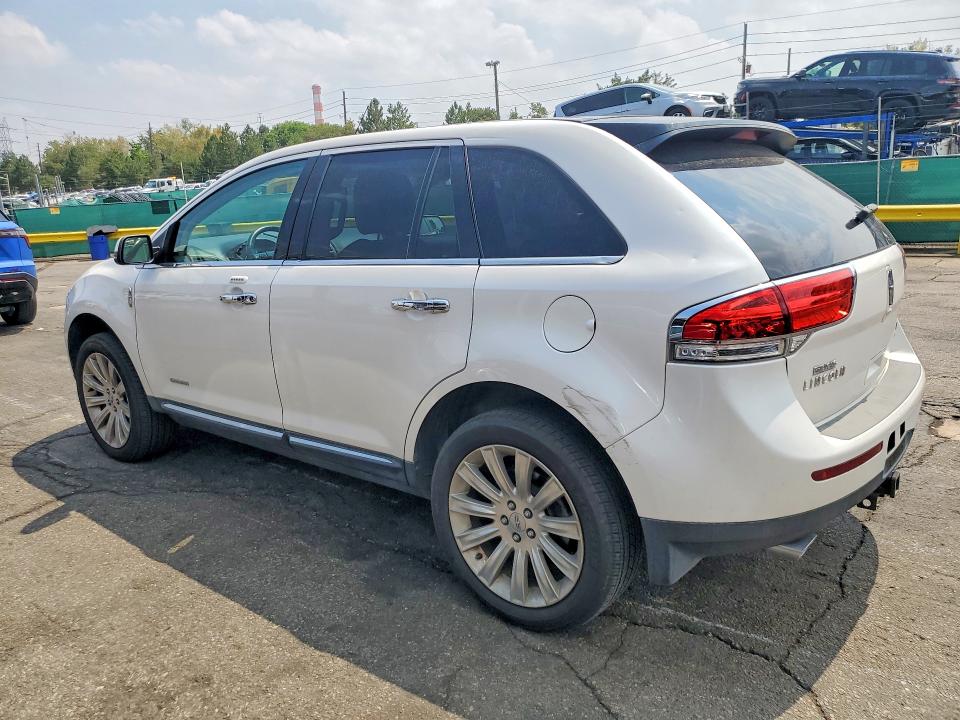 2015 Lincoln Mkx მანქანა იყიდება აუქციონზე, vin: 2LMDJ8JKXFBL25744, აუქციონის ნომერი: 64816466
