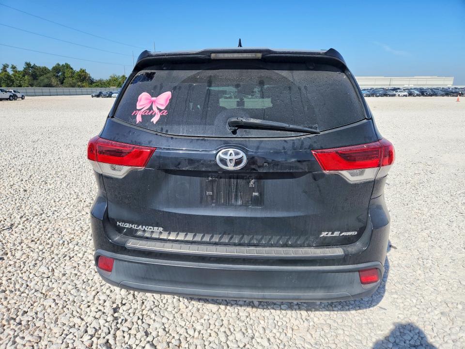Продажа на аукционе авто 2018 Toyota Highlander, vin: 5TDJZRFH0JS488151, номер лота: 65642446
