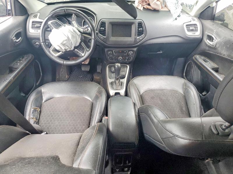 63865966 :رقم المزاد ، 3C4NJDBB9JT168314 vin ، 2018 Jeep Compass مزاد بيع