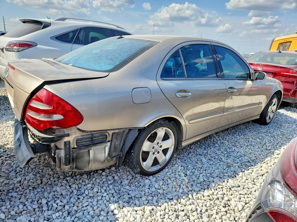 2004 Mercedes-benz E მანქანა იყიდება აუქციონზე, vin: WDBUF65J04A520122, აუქციონის ნომერი: 64079636