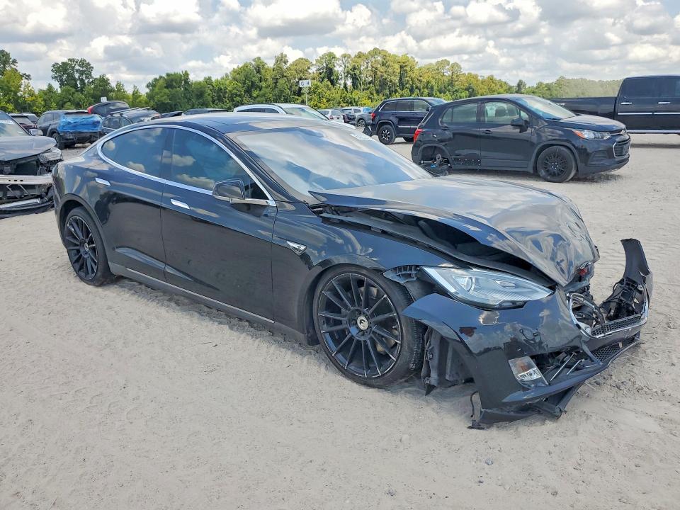 2015 Tesla Model S მანქანა იყიდება აუქციონზე, vin: 5YJSA1H22FF100399, აუქციონის ნომერი: 64202576