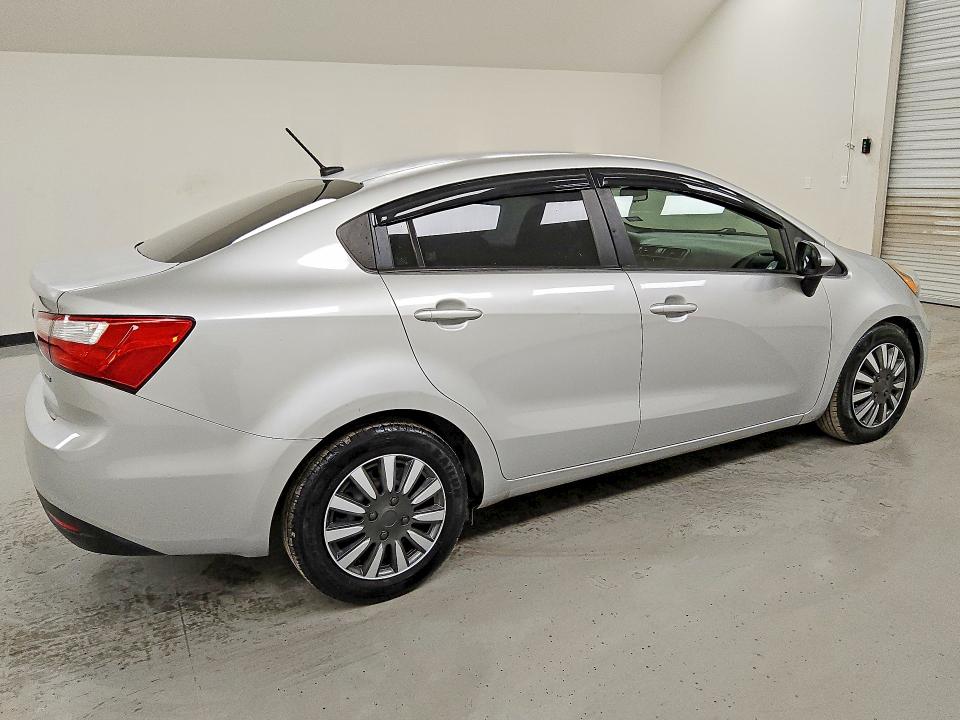 64649306 :رقم المزاد ، KNADM4A35F6428574 vin ، 2015 Kia Rio مزاد بيع