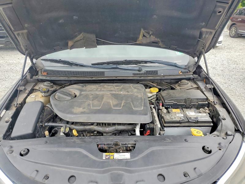 62810576 :رقم المزاد ، 1C3CCCCG1FN567610 vin ، 2015 Chrysler 200 مزاد بيع
