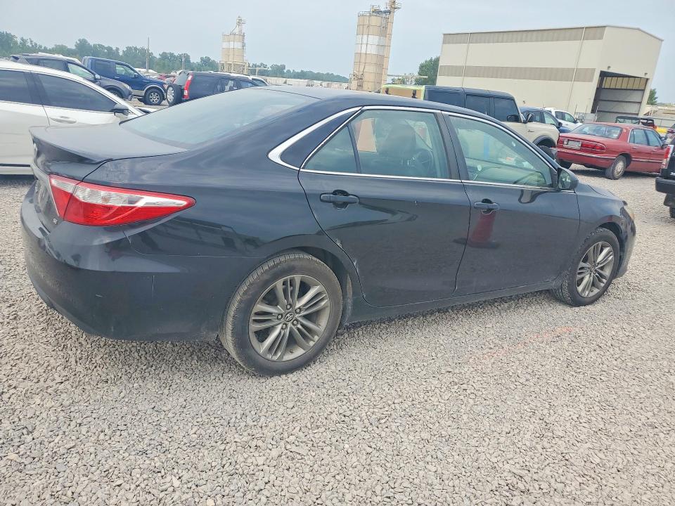 63798536 :رقم المزاد ، 4T1BF1FK7GU224676 vin ، 2016 Toyota Camry مزاد بيع