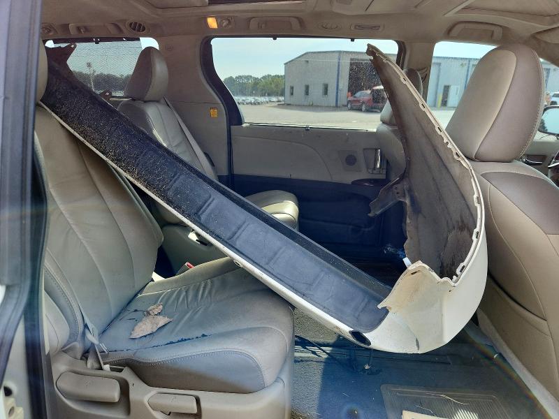 66225196 :رقم المزاد ، 5TDYK3DC0BS078118 vin ، 2011 Toyota Sienna مزاد بيع