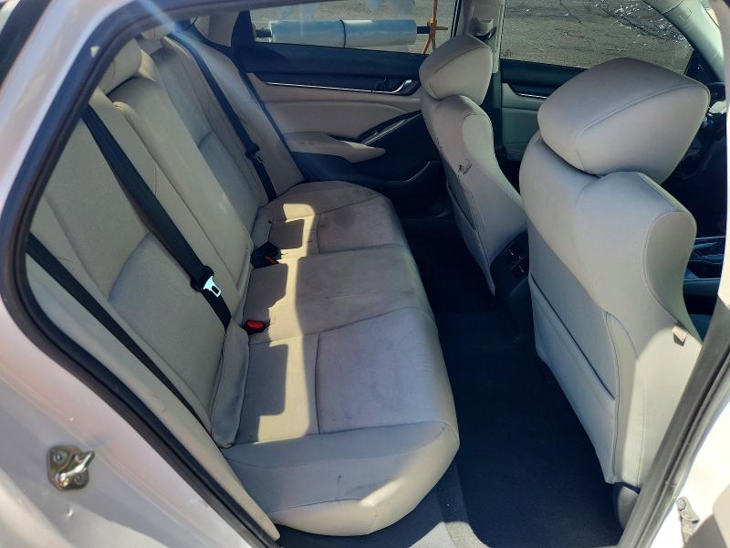 63437416 :رقم المزاد ، 1HGCV1F43JA120533 vin ، 2018 Honda Accord مزاد بيع