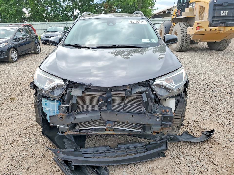 2018 Toyota Rav4 მანქანა იყიდება აუქციონზე, vin: JTMBFREV6JJ215698, აუქციონის ნომერი: 63718126