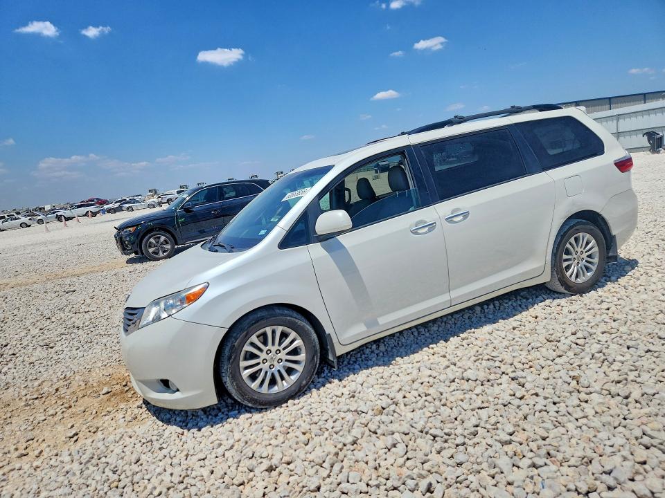 Продажа на аукционе авто 2016 Toyota Sienna, vin: 5TDYK3DC0GS701647, номер лота: 63663656