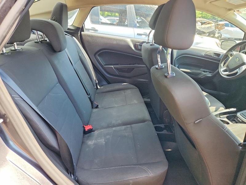 63030106 :رقم المزاد ، 3FADP4BJ2JM104410 vin ، 2018 Ford Fiesta مزاد بيع