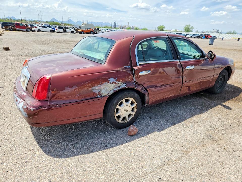 Продажа на аукционе авто 2001 Lincoln Town Car, vin: 1LNHM82W01Y629795, номер лота: 65164786