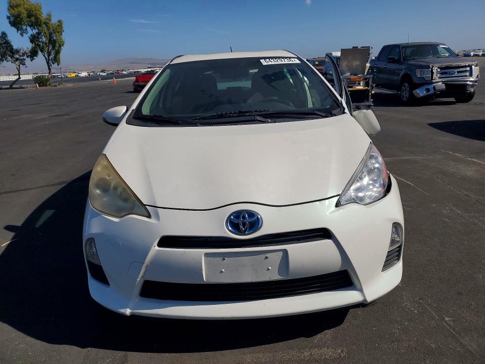 Продаж на аукціоні авто 2013 Toyota Prius C, vin: JTDKDTB35D1550879, номер лоту: 64329736