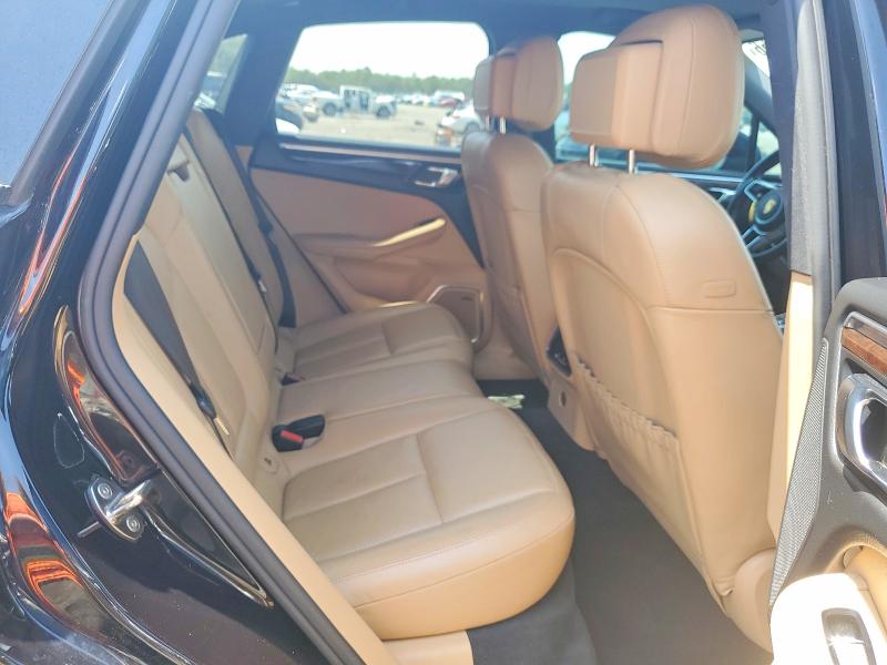 65352256 :رقم المزاد ، WP1AA2A58HLB02789 vin ، 2017 Porsche Macan مزاد بيع