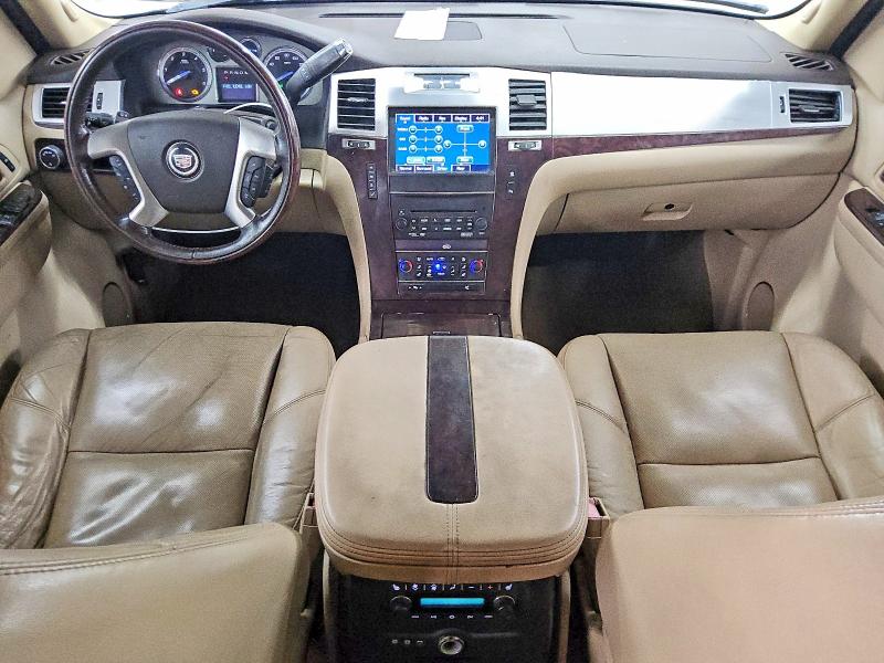 2011 Cadillac Escalade მანქანა იყიდება აუქციონზე, vin: 1GYS4CEF2BR148588, აუქციონის ნომერი: 61074036