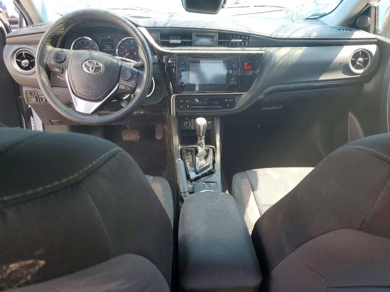 62213846 :رقم المزاد ، 5YFBURHE0JP790165 vin ، 2018 Toyota Corolla مزاد بيع