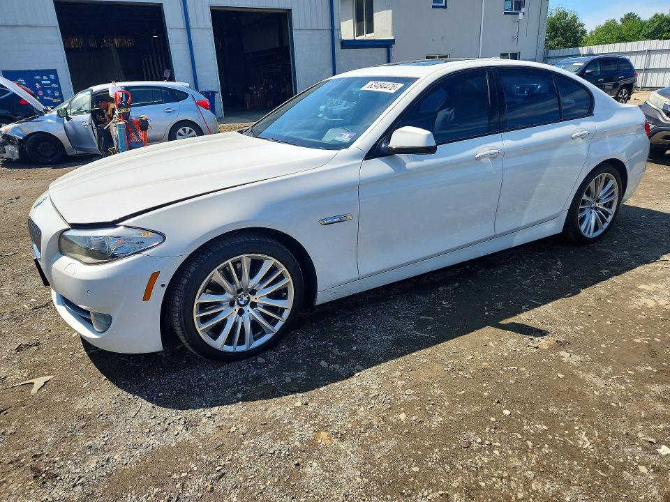 2011 Bmw 550 მანქანა იყიდება აუქციონზე, vin: WBAFR9C52BC758710, აუქციონის ნომერი: 63484476