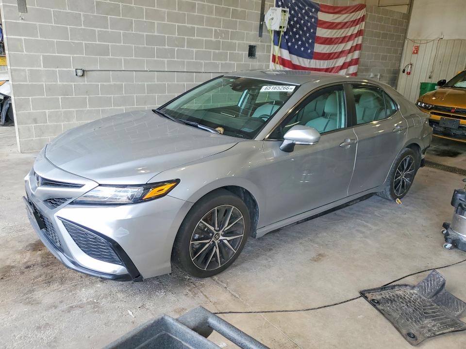 2024 Toyota Camry მანქანა იყიდება აუქციონზე, vin: 4T1G11BK5RU126422, აუქციონის ნომერი: 65165266