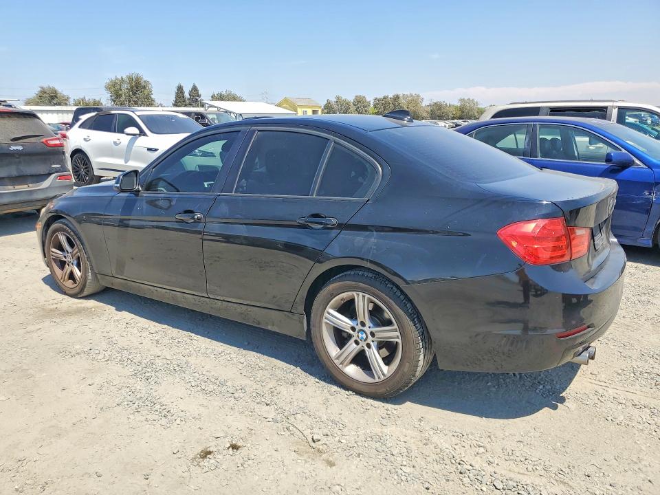 2013 Bmw 328 მანქანა იყიდება აუქციონზე, vin: WBA3C1G51DNR45623, აუქციონის ნომერი: 64142276