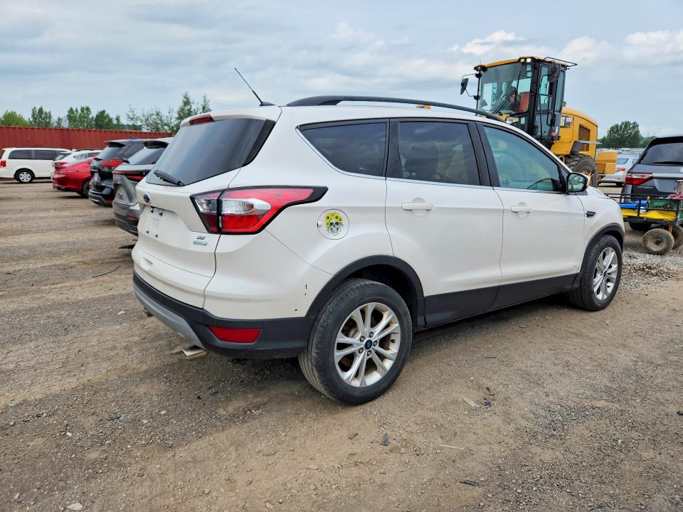 64634636 :رقم المزاد ، 1FMCU0GD9HUC15435 vin ، 2017 Ford Escape مزاد بيع