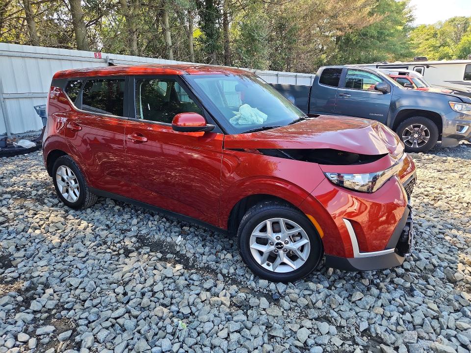2025 Kia Soul მანქანა იყიდება აუქციონზე, vin: KNDJ23AU7S7248404, აუქციონის ნომერი: 65236356