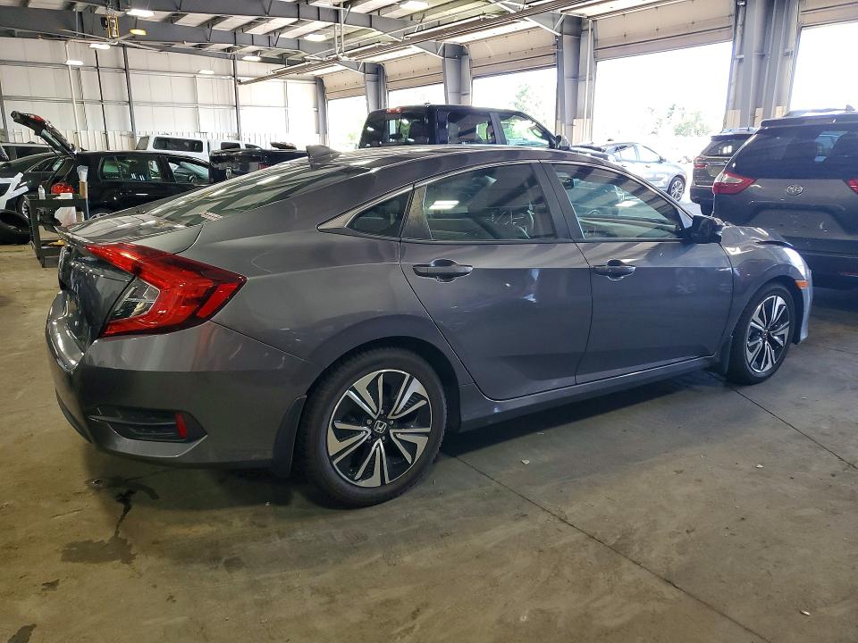 63525826 :رقم المزاد ، JHMFC1F75JX026449 vin ، 2018 Honda Civic مزاد بيع