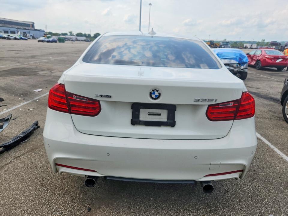 2014 Bmw 335 მანქანა იყიდება აუქციონზე, vin: WBA3B9G53ENR92638, აუქციონის ნომერი: 64011696