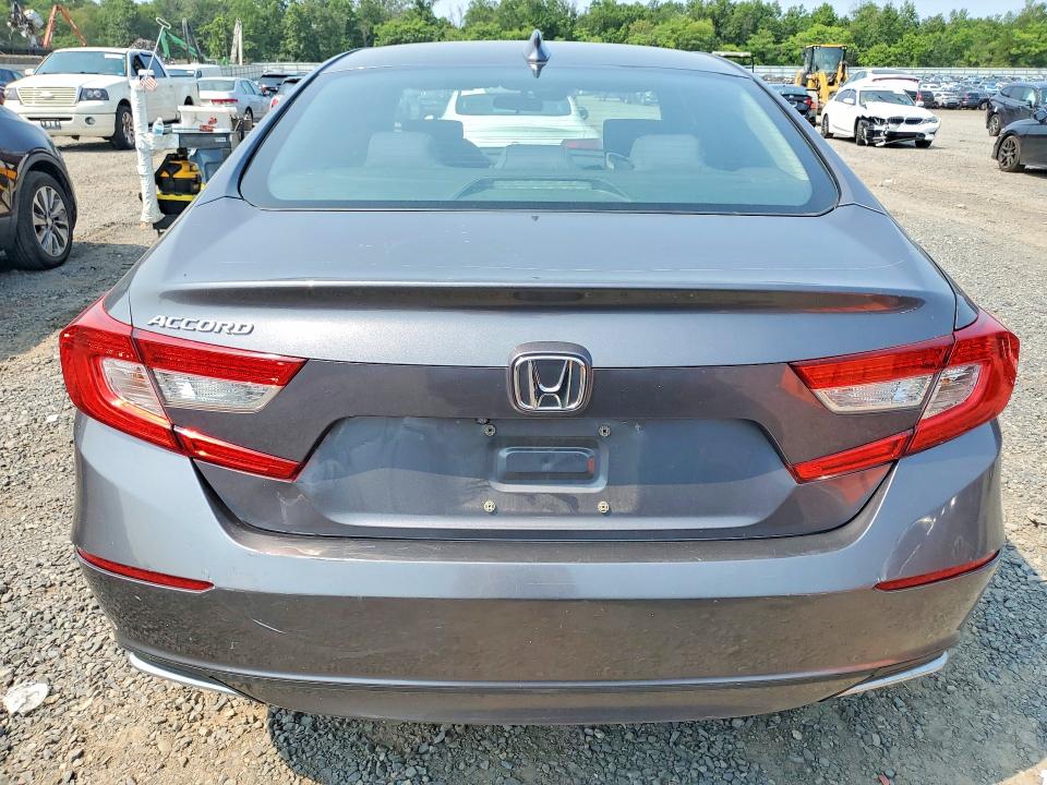 62648736 :رقم المزاد ، 1HGCV1F10JA064895 vin ، 2018 Honda Accord مزاد بيع