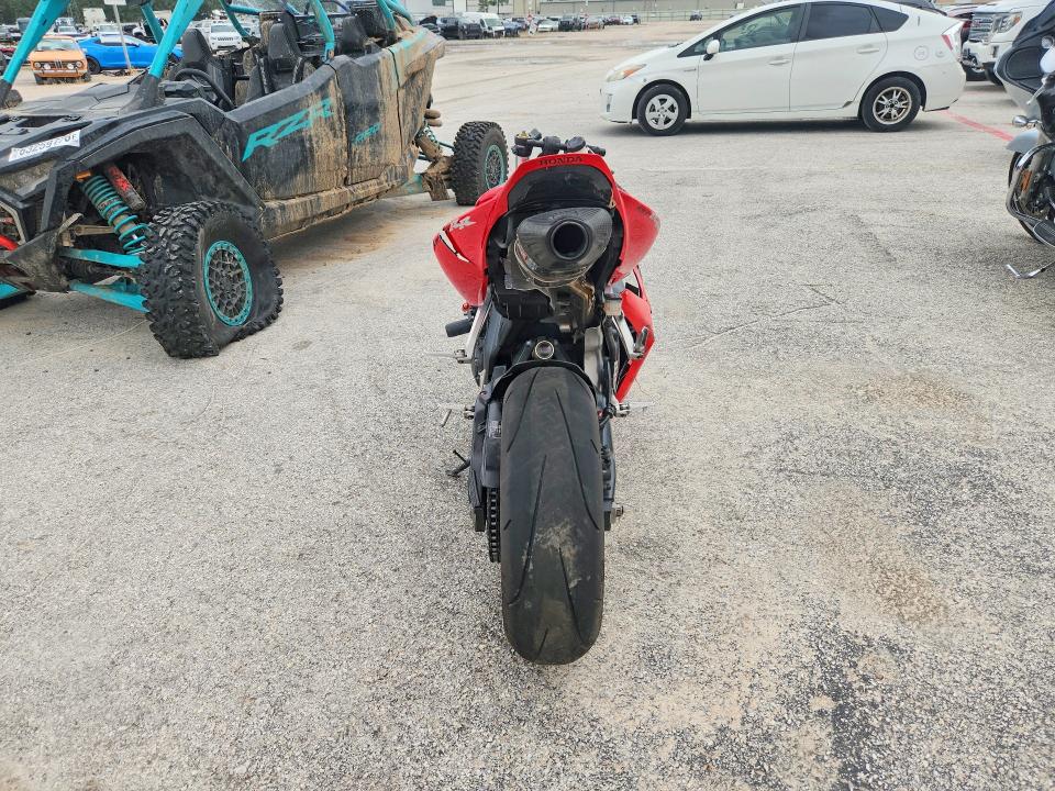 64306536 :رقم المزاد ، JH2SC57067M305435 vin ، 2007 Honda Cbr1000 مزاد بيع
