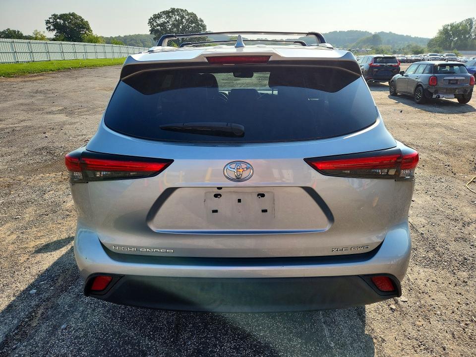 Продажа на аукционе авто 2022 Toyota Highlander, vin: 5TDGZRBH1NS561131, номер лота: 66560636