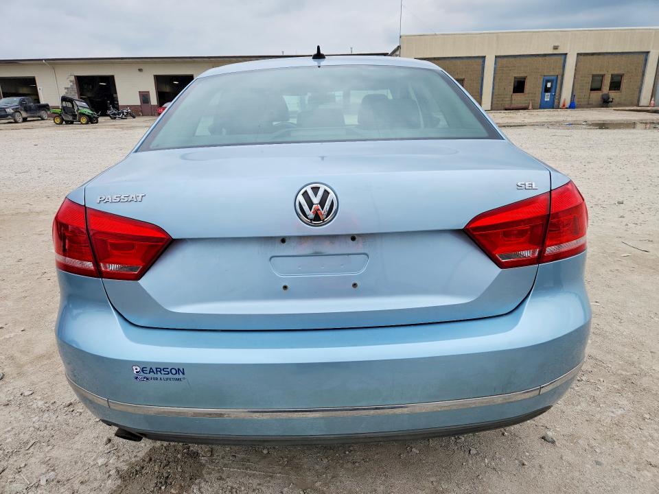 64545216 :رقم المزاد ، 1VWCH7A38CC070790 vin ، 2012 Volkswagen Passat مزاد بيع